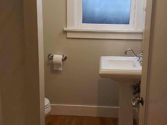 5th image of 1192 Cherry Ave