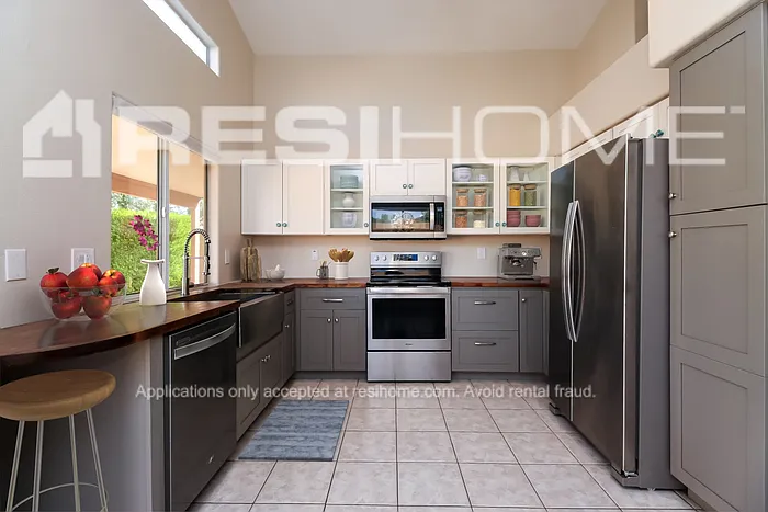 2162 W Osage Ave — Photo 3