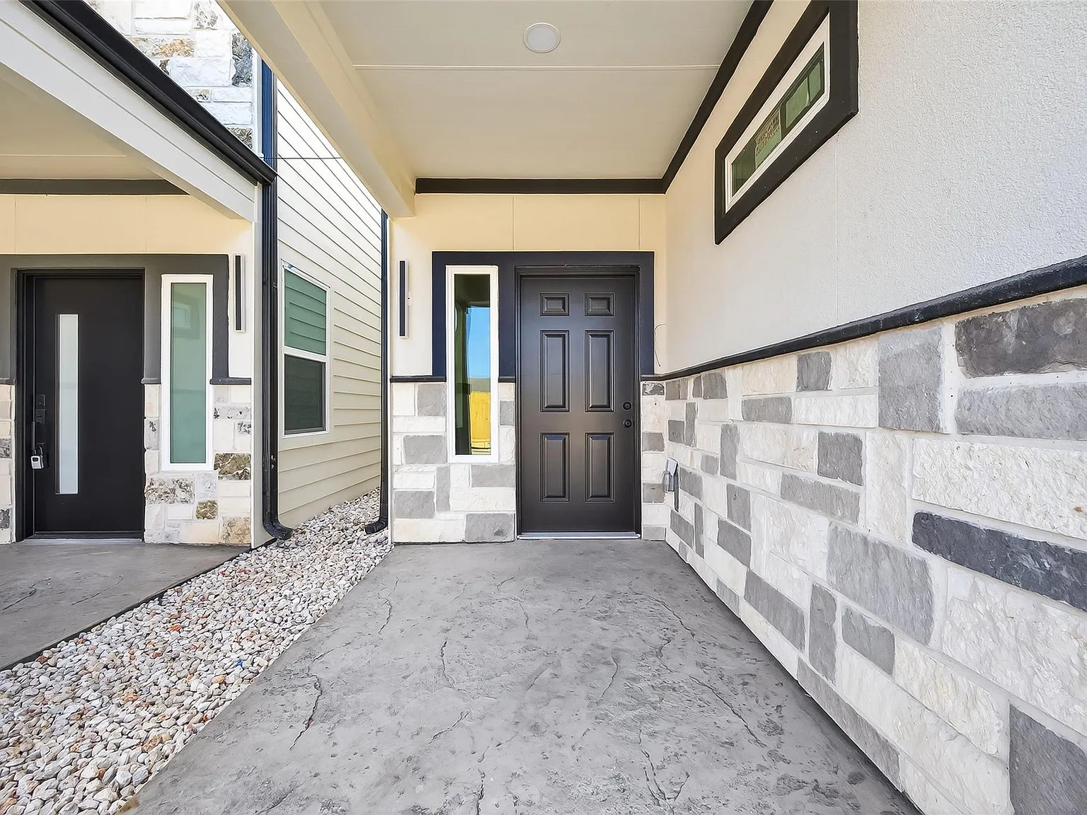 3 bed, 2.5 bath, 1980 sqft, $2,500 — Photo 3