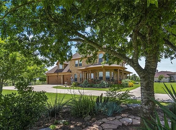 3rd image of 106 Brushy Creek Trl