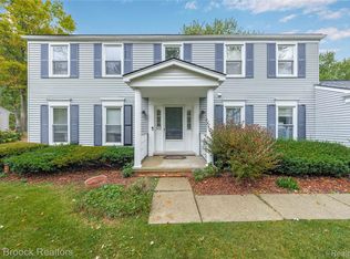 29580 Mayfair Rd, Farmington Hills, MI 48331