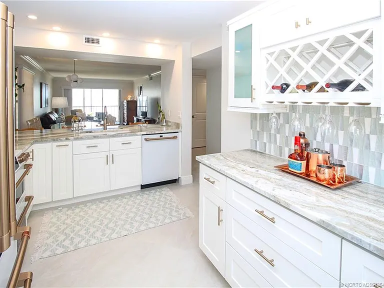 4440 NE Sandpebble Trce #201 — Photo 12