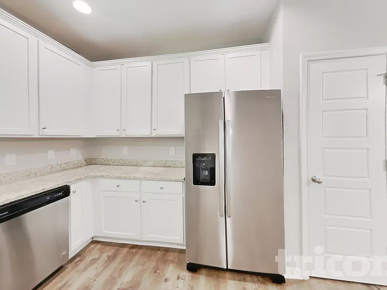 741 W Coker Way — Photo 6