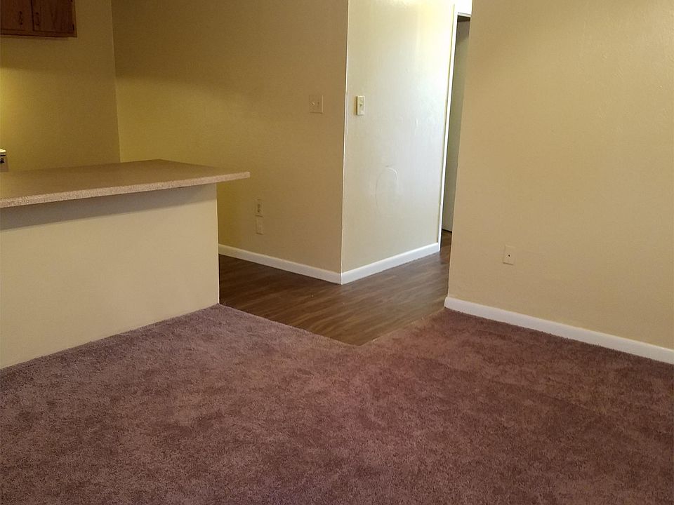 1st image of 2216 Marilyn St APT 10