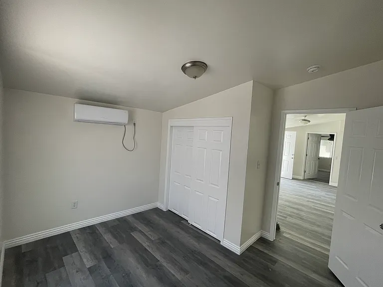 721 Wilson Ave — Photo 6