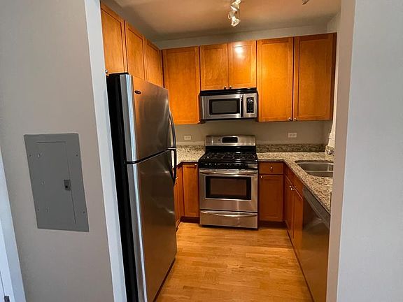 5th image of 200 N Jefferson St APT 505