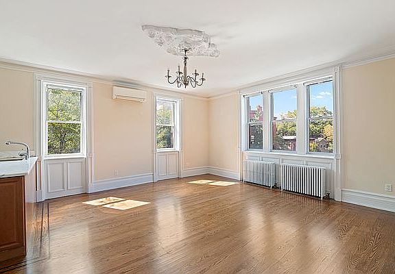3rd image of 292 De Kalb Ave #3