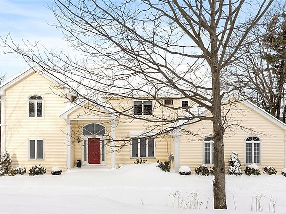 2nd image of 204 Old Farm Rd