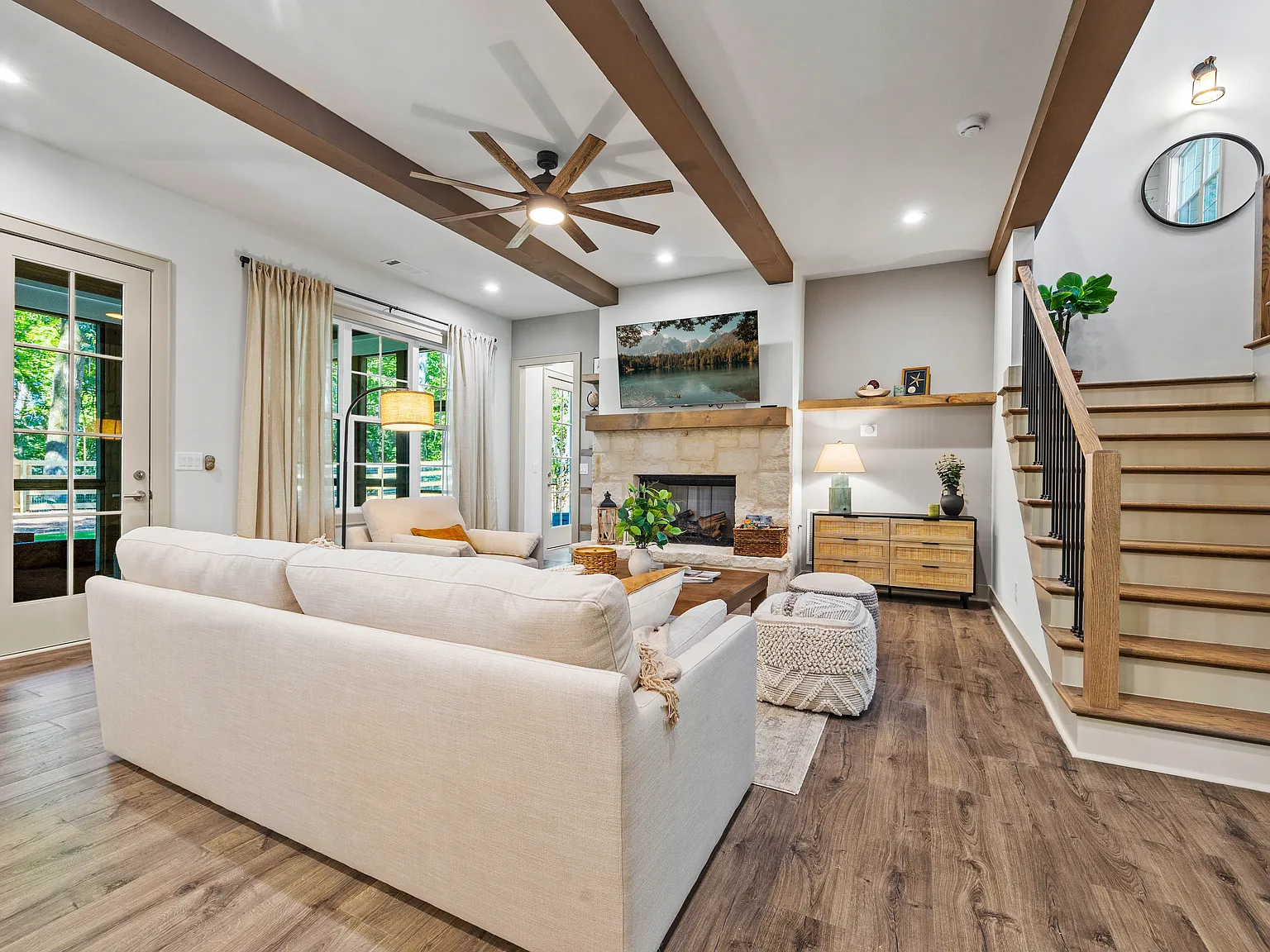 4 bed, 3.5 bath, 2500 sqft, $7,100 — Photo 3