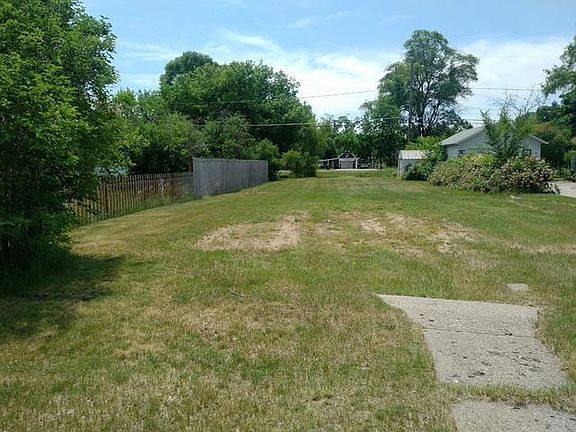 3rd image of 238 E Grout St