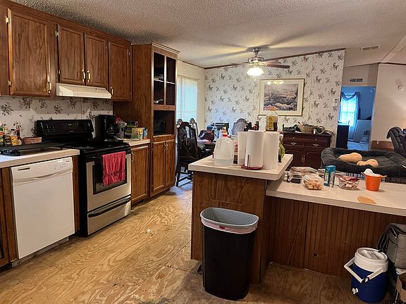 5th image of 17136 Lakeside Dr