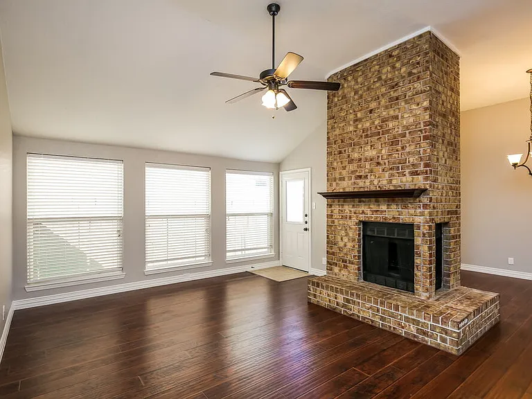 8705 Elbe Trl — Photo 3