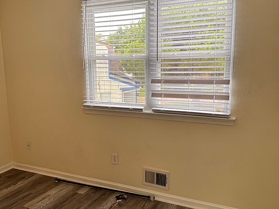 2nd image of 901 Ashaway Ct