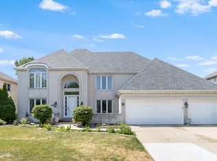 949 Naples Ln, Woodridge, IL 60517