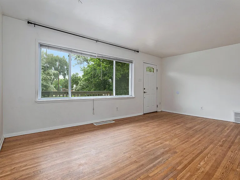 5620 Nebraska Way — Photo 3