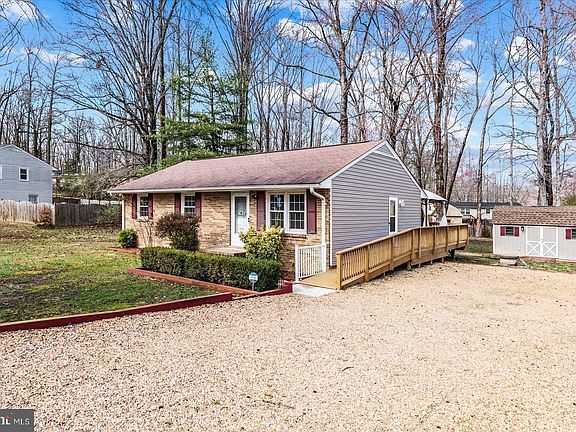 3rd image of 6803 Ashton Cir
