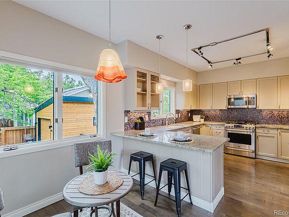 3rd image of 1407 Quince Avenue