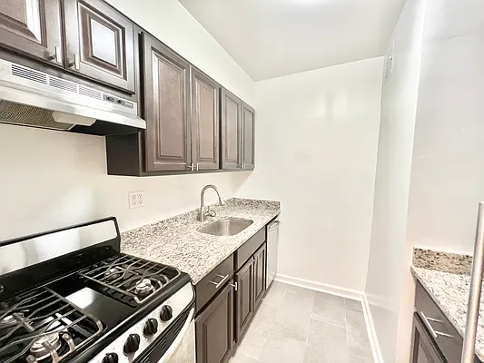 Rented by A&E Real Estate Management | media 6