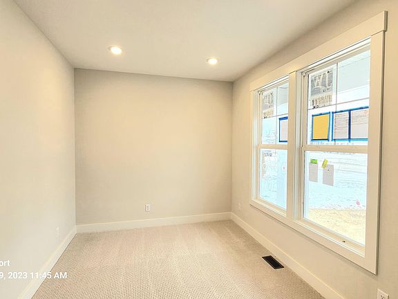 5th image of 5876 Crossmoor St SE