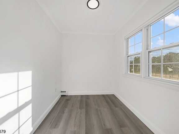 4th image of 99 Newby Ave