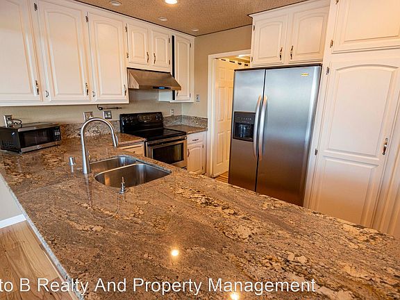 5th image of 3544 La Mesa Dr