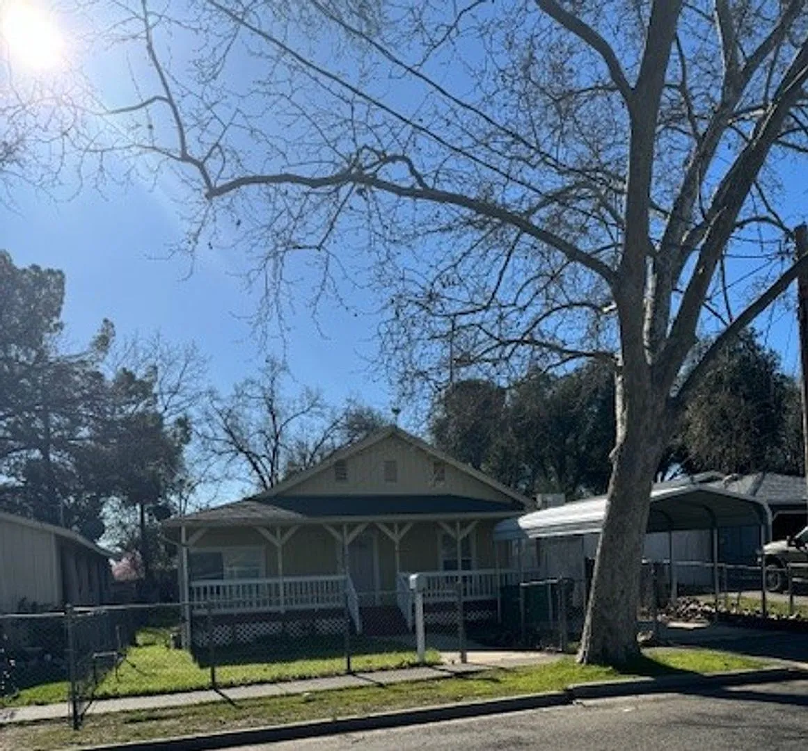 3 Bedroom Anderson Home — Photo 2