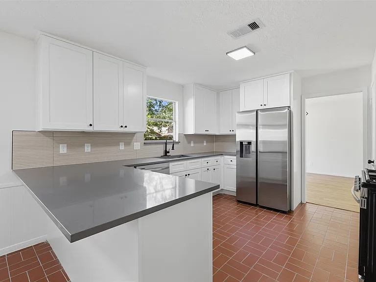 3930 Cypress Hill Dr — Photo 16