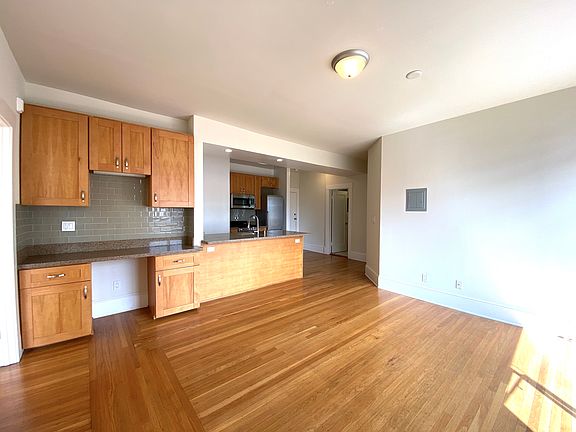 5th image of 887 Bush St APT 304