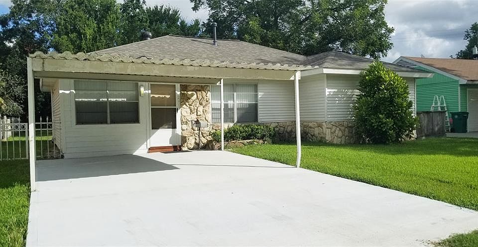 1st image of 2409 Pomona Dr