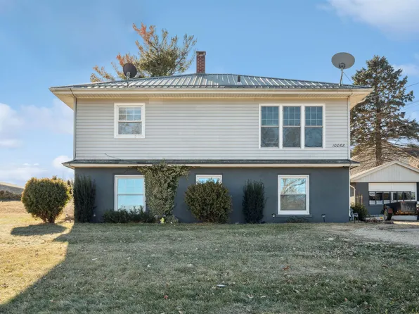 10068 Boleyn Rd, Dubuque, IA 52001