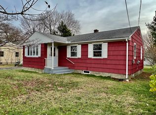 67 Mayflower Ave, Chicopee, MA 01013