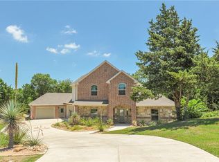 1350 Creek Cir, Waxahachie, TX 75165