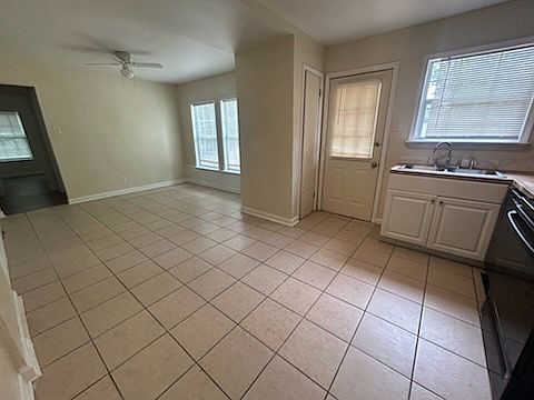 3rd image of 1602 Duncan Ave