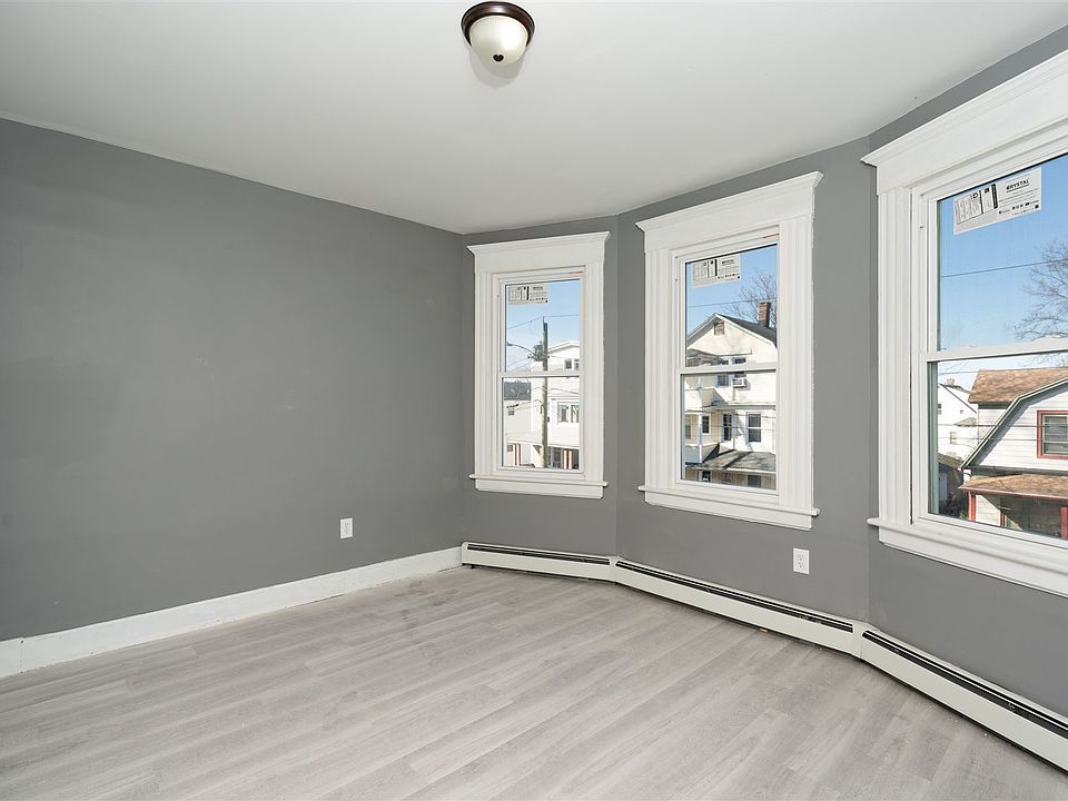 66 Bell st Bridgeport-Floor 02-20210312-004