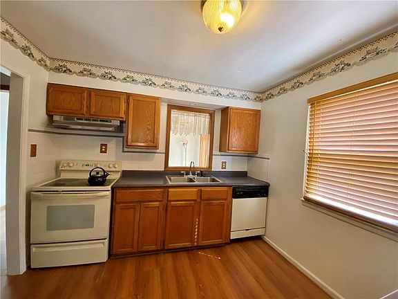 4th image of 1763 S Irvington Ave