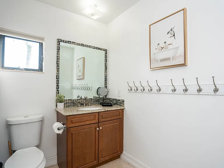540 NE 17th Ave — Photo 12
