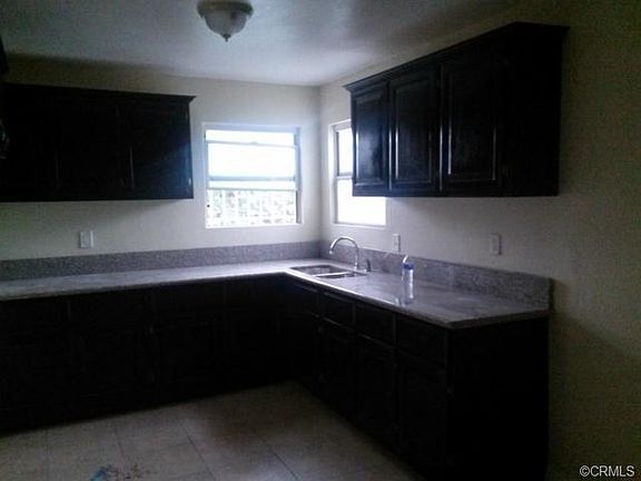3rd image of 10813 Compton Ave