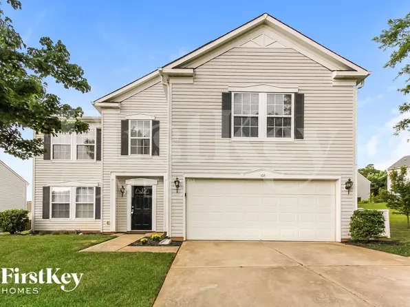 108 Brinkley Park Ct, Mount Holly, NC 28120