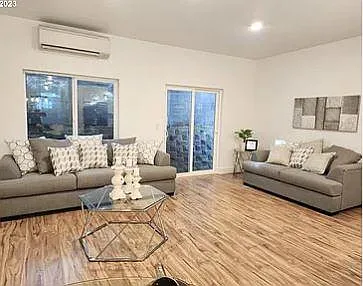 3 bed, 2.5 bath, 1534 sqft, $2,400 — Photo 3