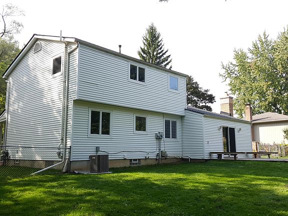 3rd image of 3321 Hillside Dr