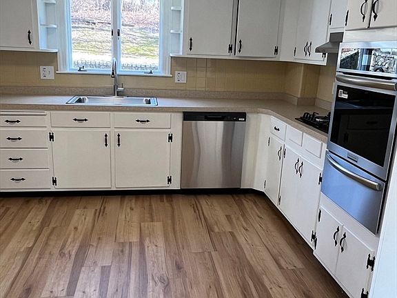 5th image of 37 Clinton Rd