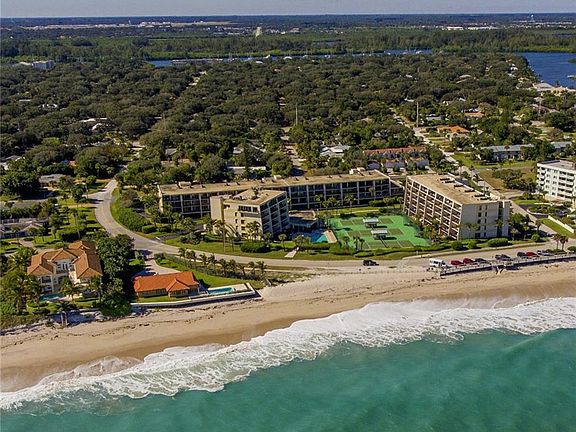 2nd image of 3939 Ocean Dr APT 204C