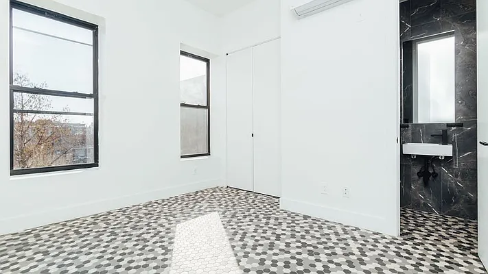 Rented by Nooklyn NYC LLC | media 87