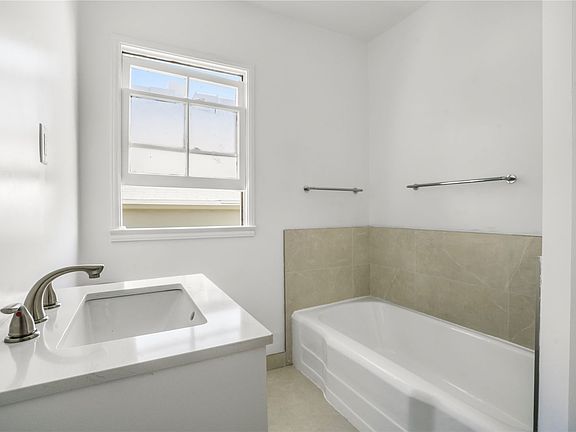 4th image of 8563-8569 Holloway Dr #3