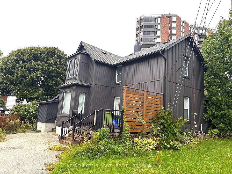 1st image of 253 Dunlop St E
