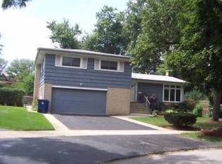 184 S Elm Tree Ln, Elmhurst, IL 60126