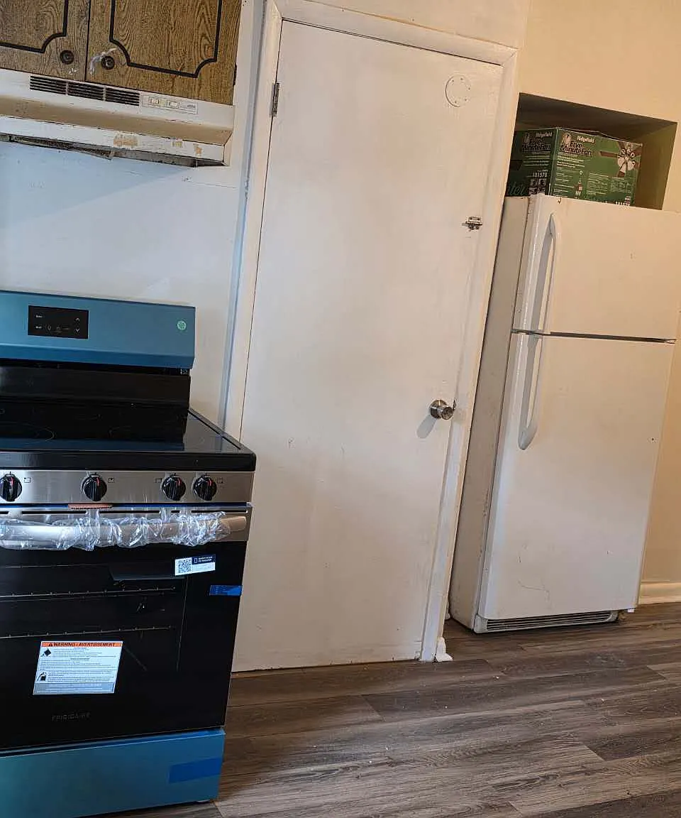 2 bed, 1.5 bath, $1,100 — Photo 3
