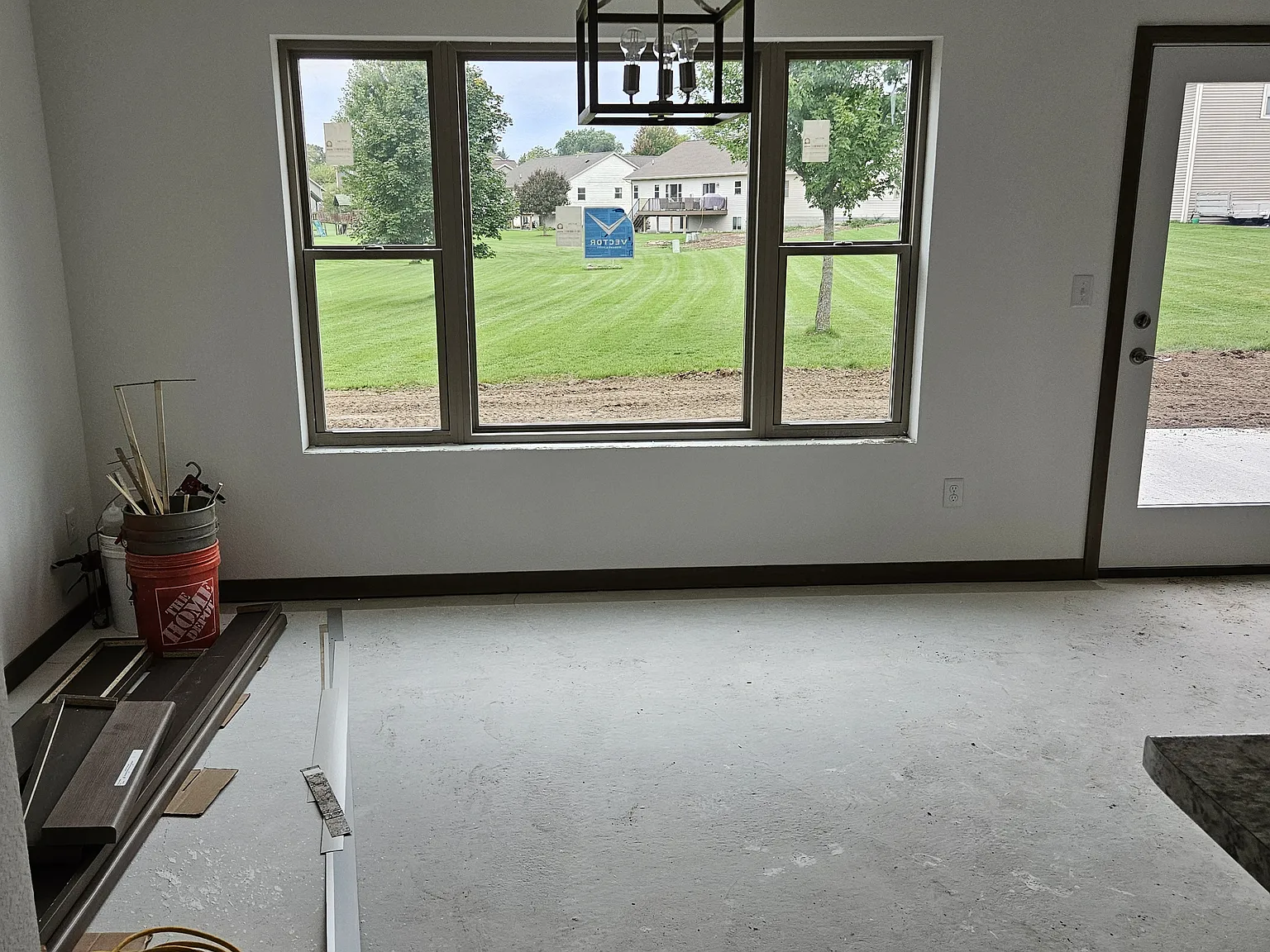 3 bed, 2.5 bath, 1800 sqft, $2,250 — Photo 3