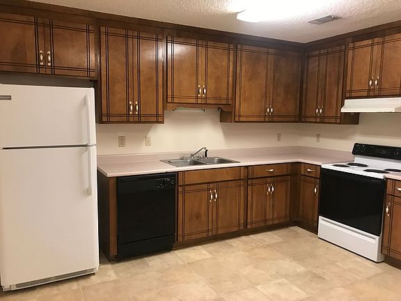 4th image of 2134A Houston Ave