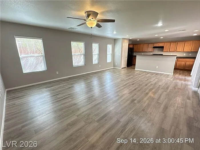 3 bed, 2.5 bath, 1843 sqft, $1,887 — Photo 2